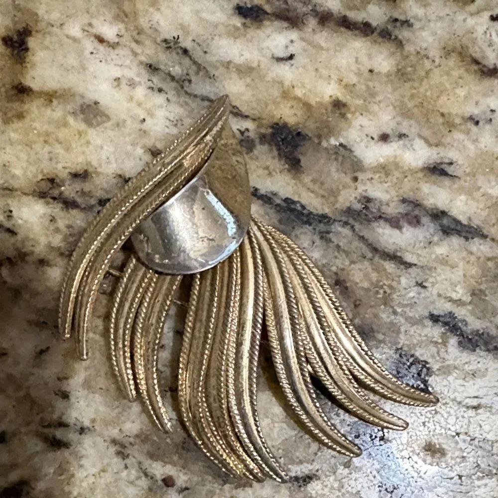 Chic Gold and Silver Flowing Brooch